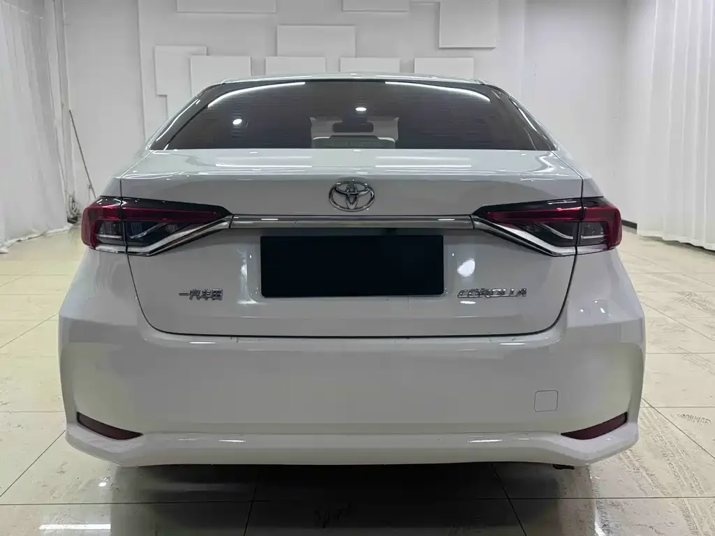 Toyota Corolla — фото 2