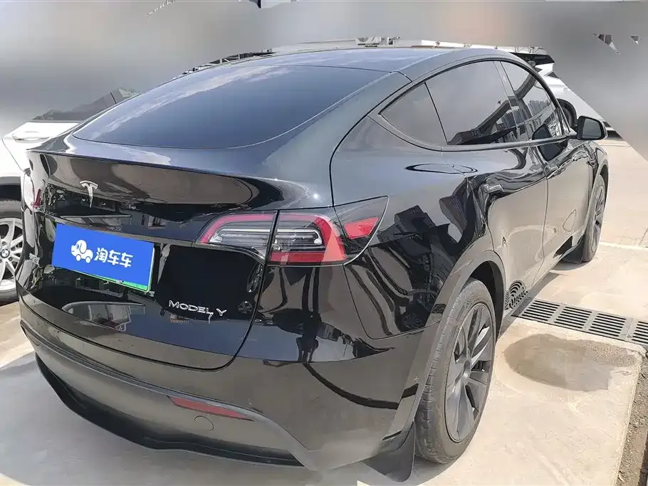 Tesla Model Y — фото 9