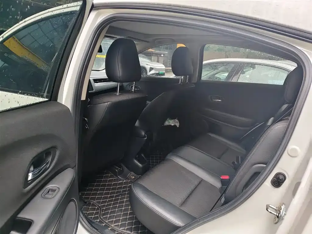 Honda Vezel 2021 из CN, фото 8