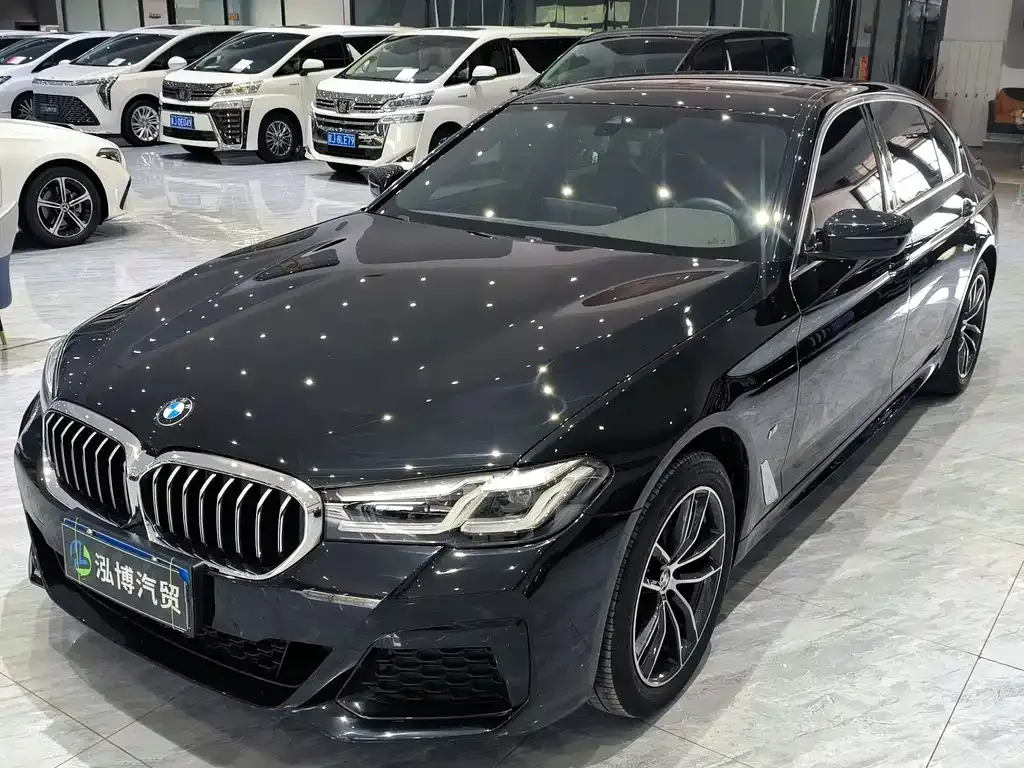BMW 5 Series — фото 1