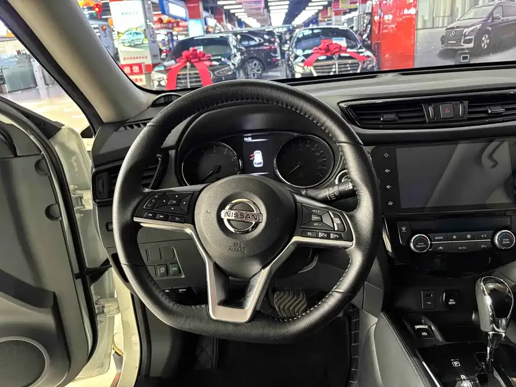 Nissan X-Trail — фото 10