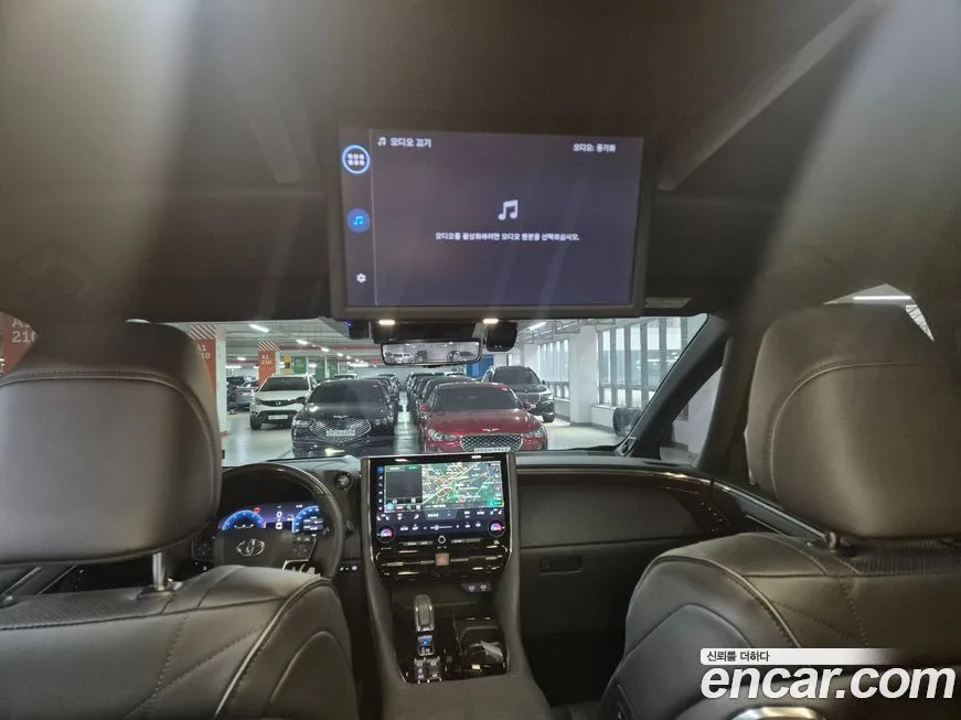 Toyota Alphard — фото 2