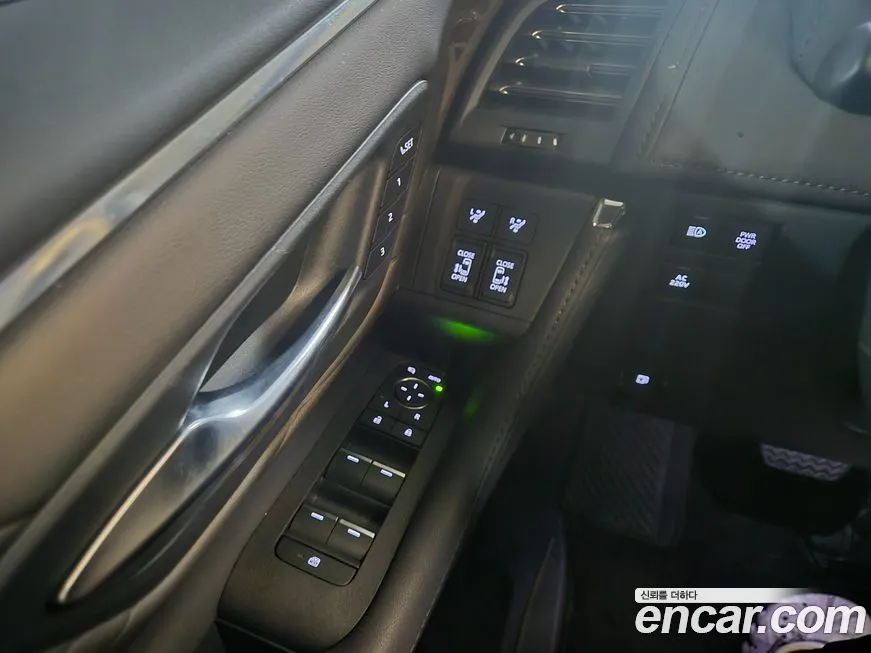 Toyota Alphard — фото 3