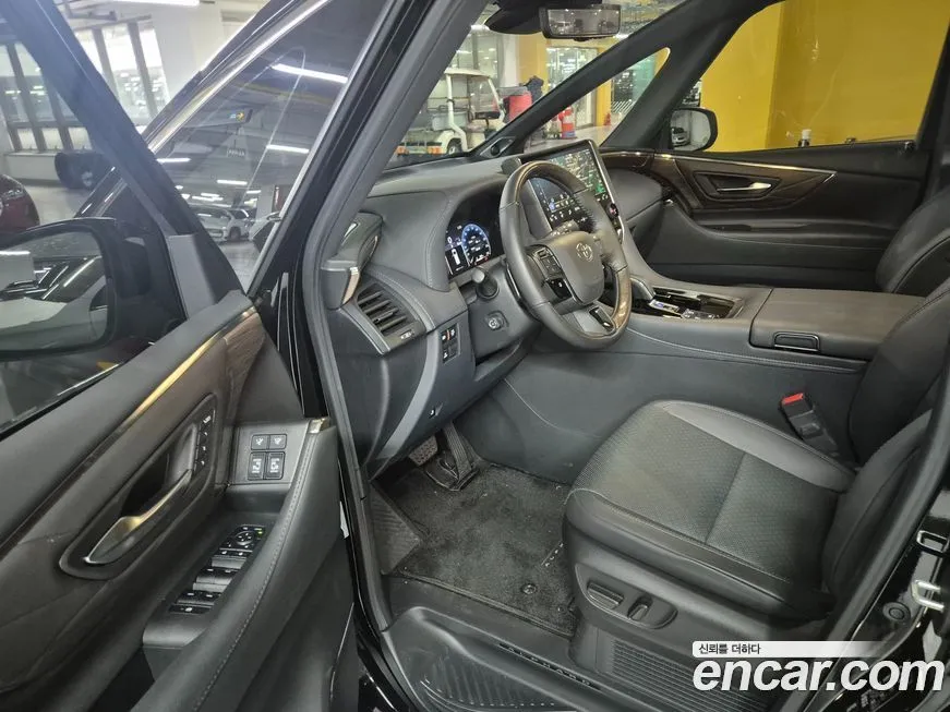 Toyota Alphard — фото 10