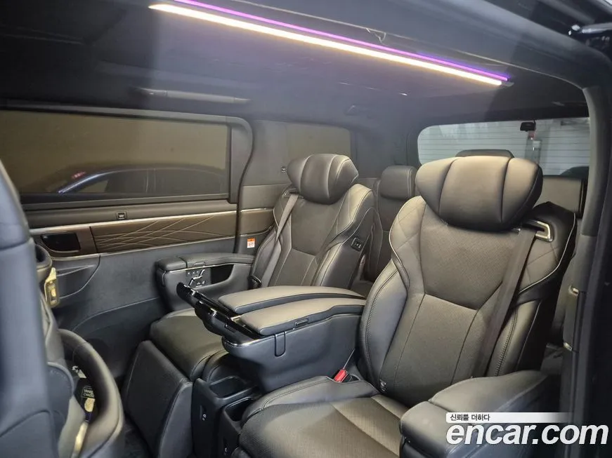 Toyota Alphard — фото 8