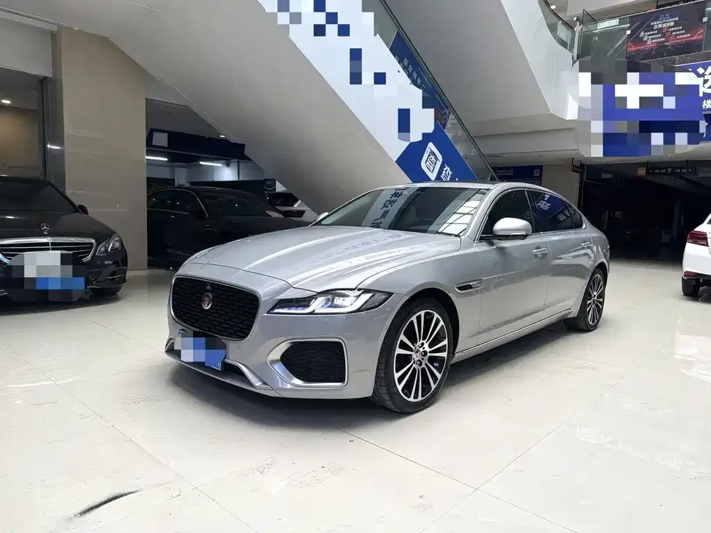 Jaguar XFL — фото 1