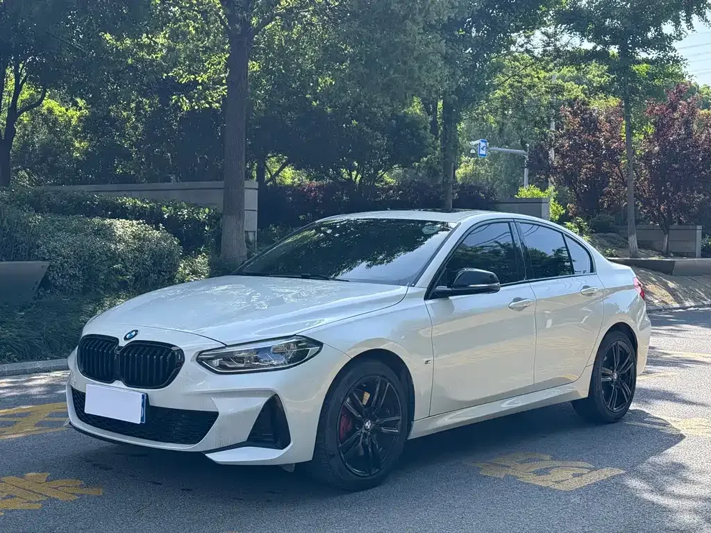 BMW 1 Series — фото 1