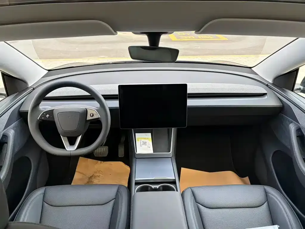 Tesla Model Y — фото 6