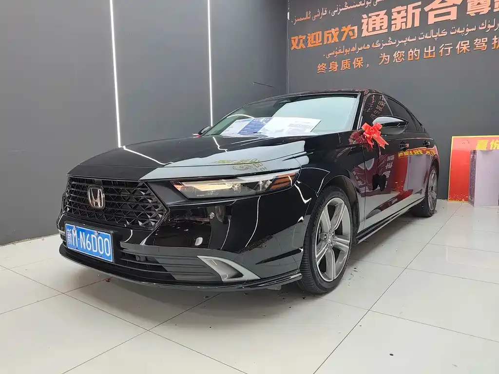 Honda Accord — фото 1