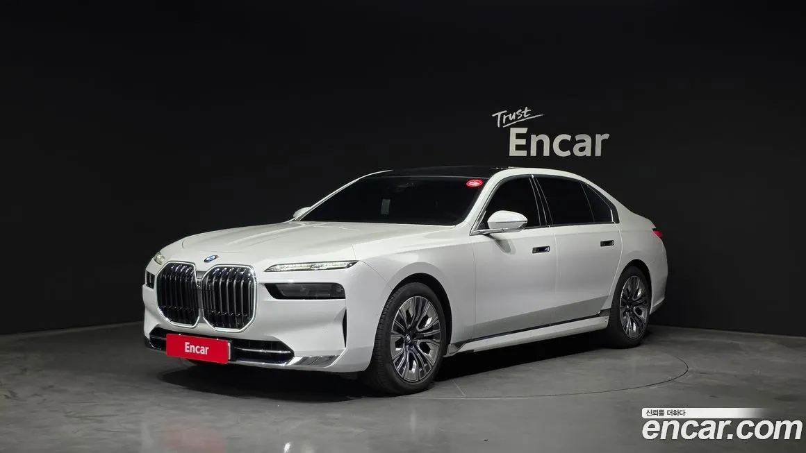 BMW 7-Series 740i sDrive Design Pure Excellence 1