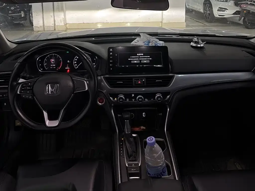 Honda Accord — фото 10
