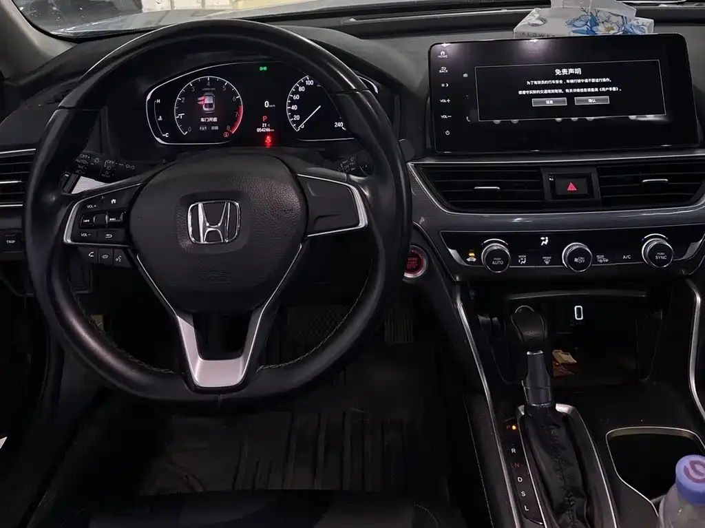 Honda Accord — фото 9