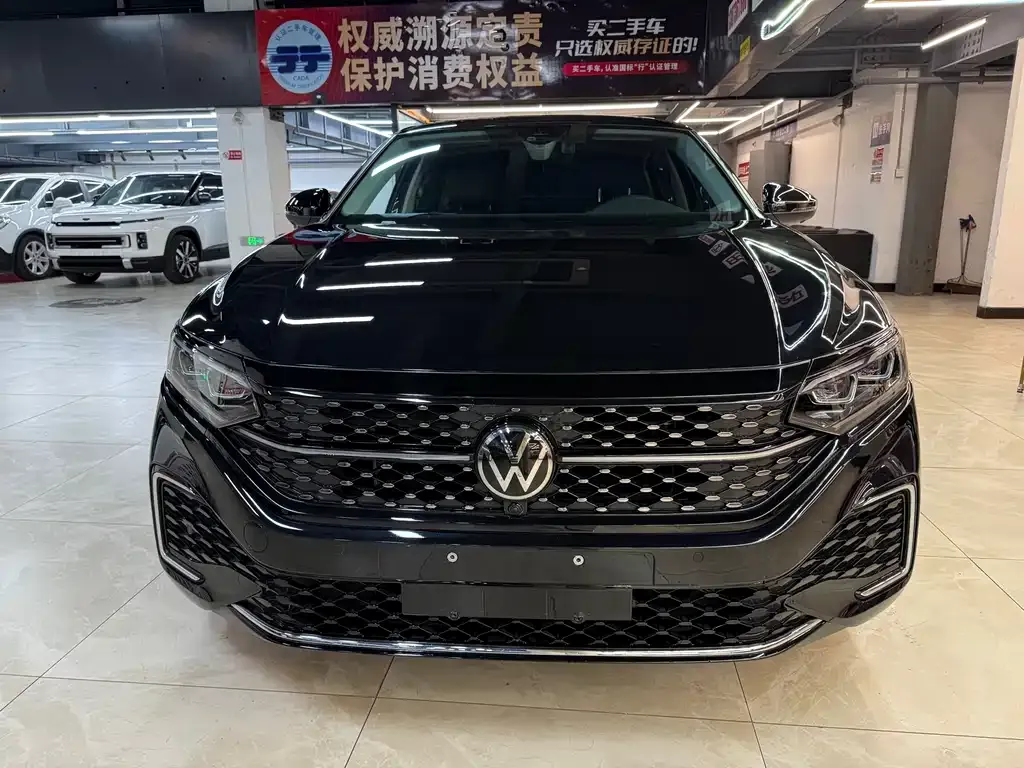 Volkswagen Passat — фото 1