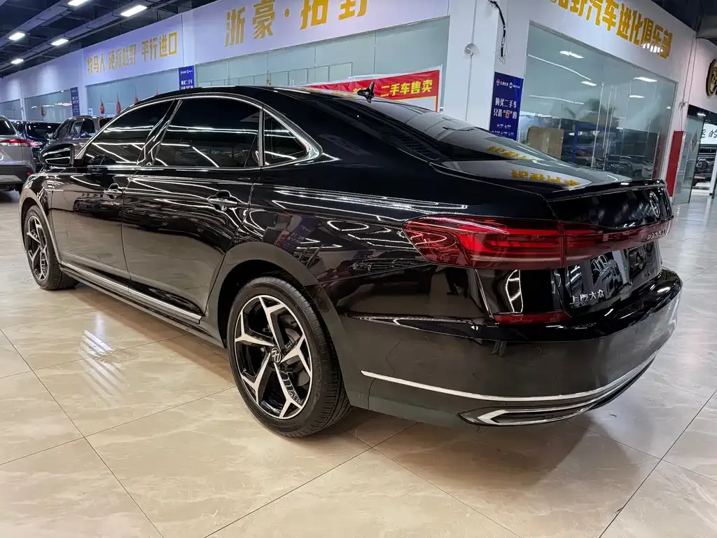 Volkswagen Passat — фото 4