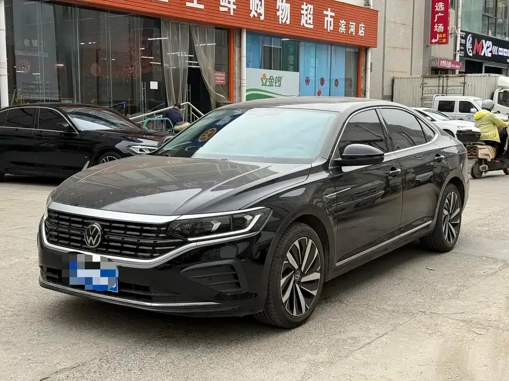 Volkswagen Passat — фото 1