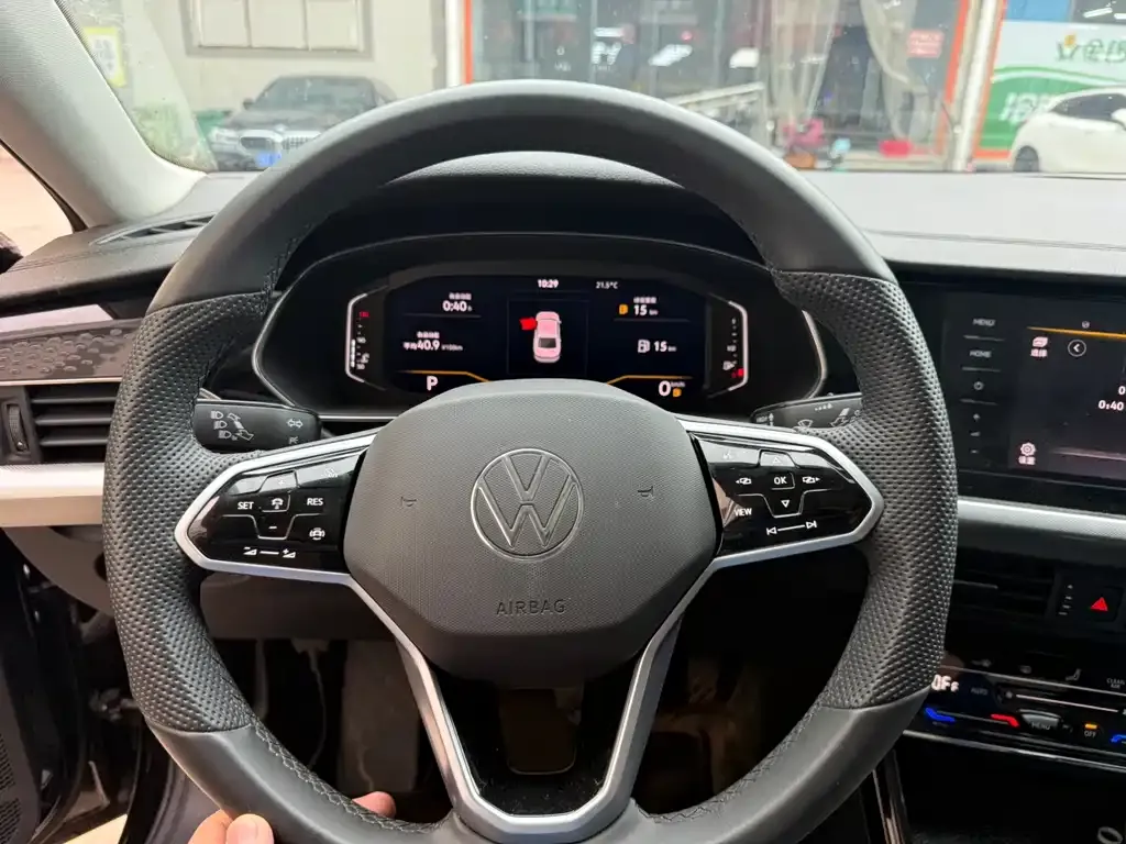 Volkswagen Passat — фото 7