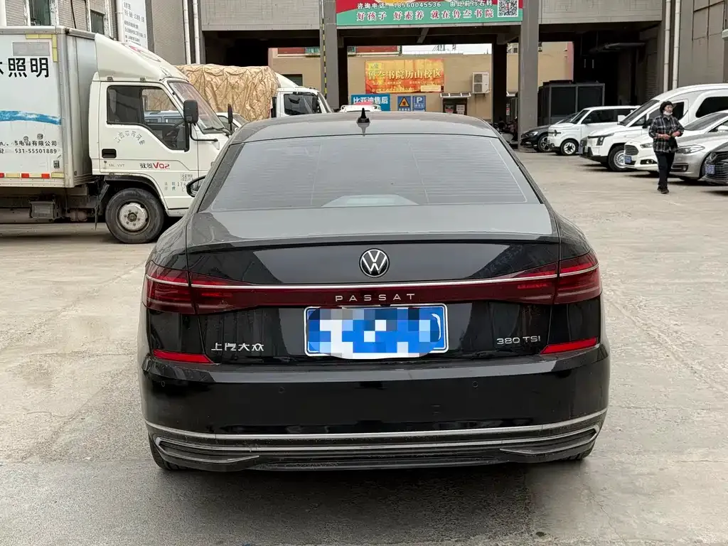 Volkswagen Passat — фото 5