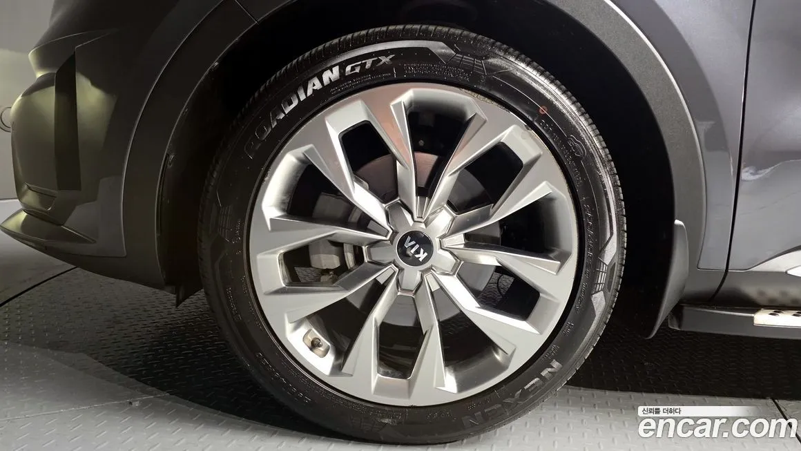 Kia Sorento — фото 6