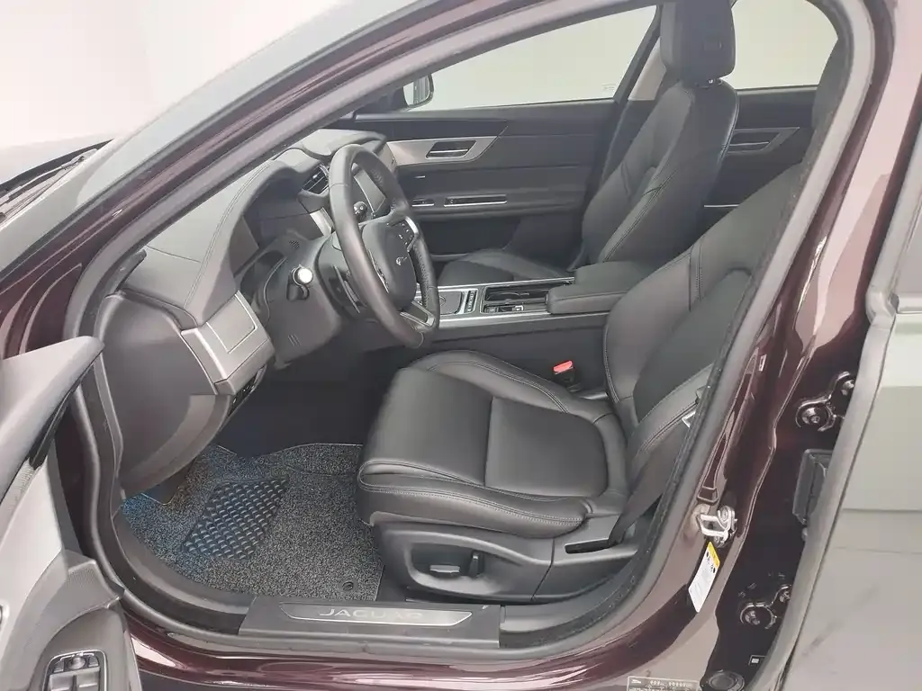 Jaguar XFL 2021 из CN, фото 10