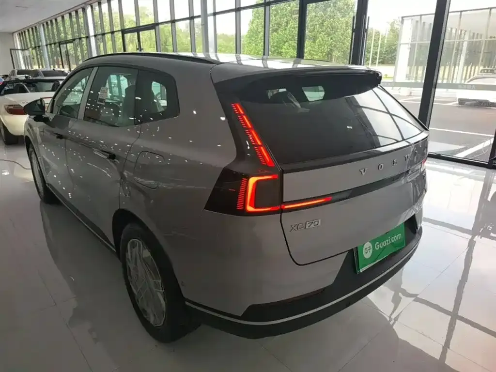 Volvo XC70 Plug-in Hybrid — фото 9