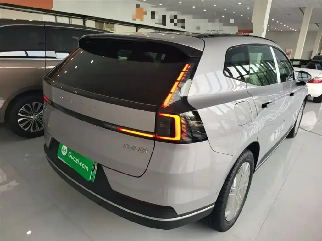 Volvo XC70 Plug-in Hybrid — фото 7