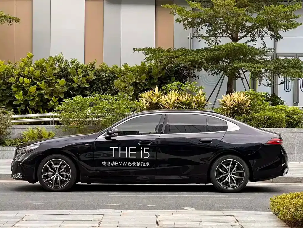 BMW i5 2025 из CN, фото 8