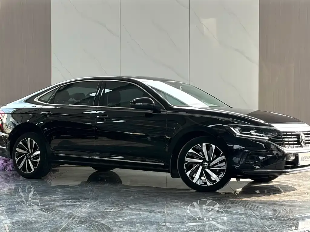 Volkswagen Passat — фото 1