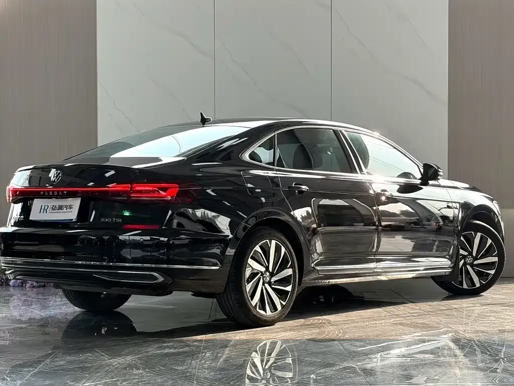 Volkswagen Passat — фото 8