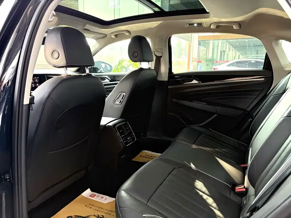 Volkswagen Passat — фото 7
