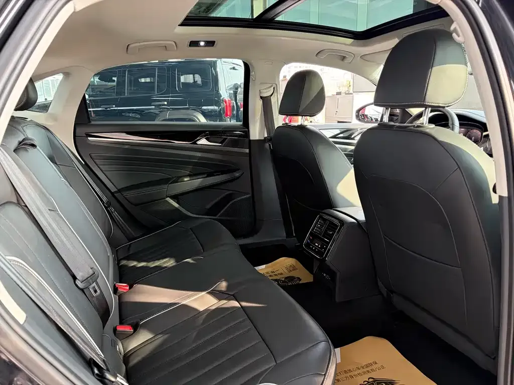 Volkswagen Passat — фото 10