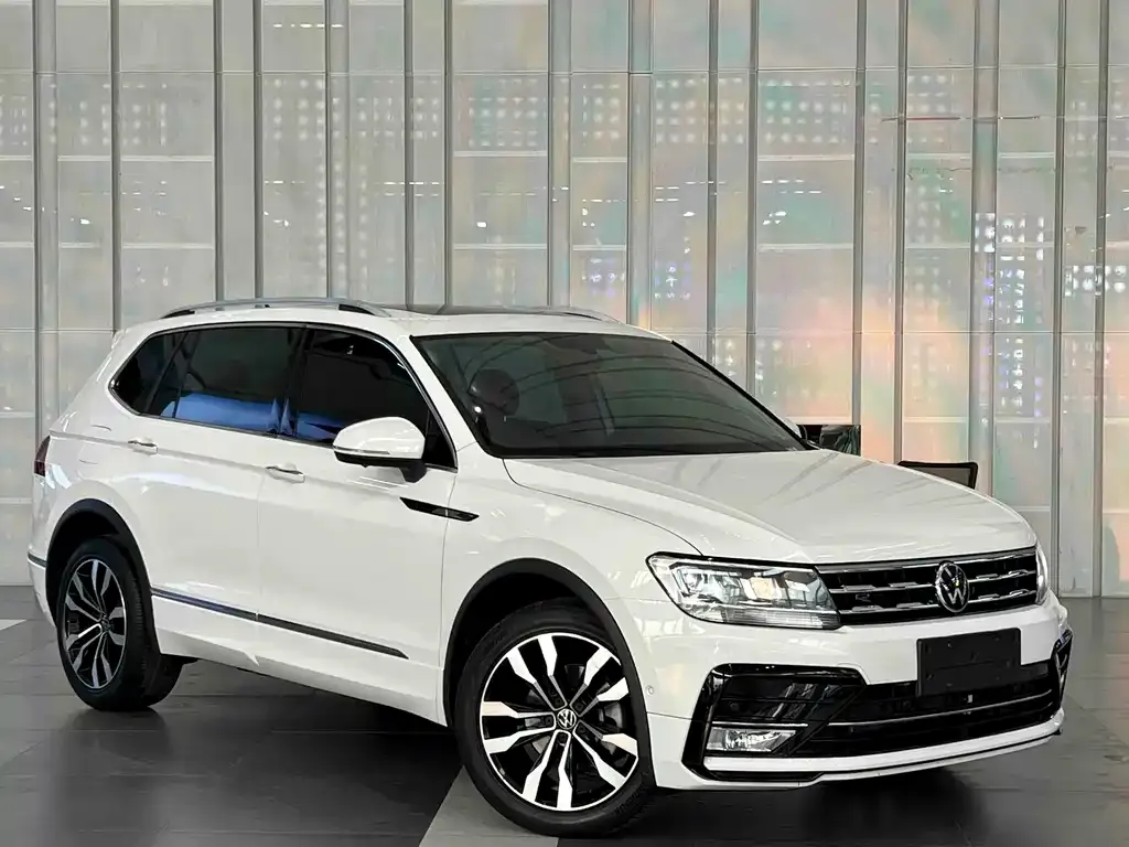 Volkswagen Tiguan L — фото 6