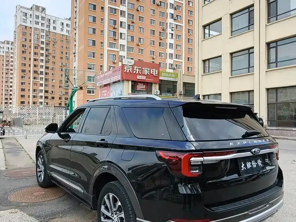 Ford Explorer 2023 из CN, фото 3