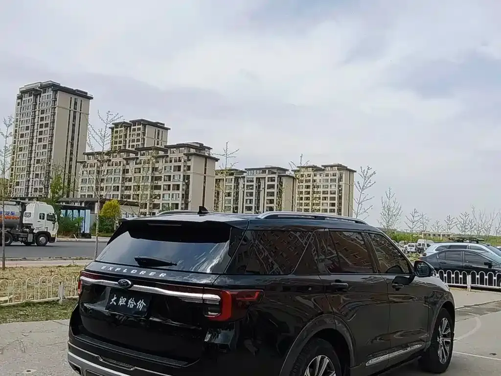 Ford Explorer 2023 из CN, фото 5