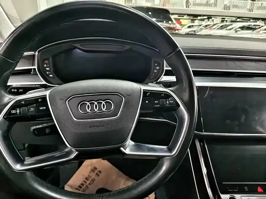 Audi A8 — фото 6