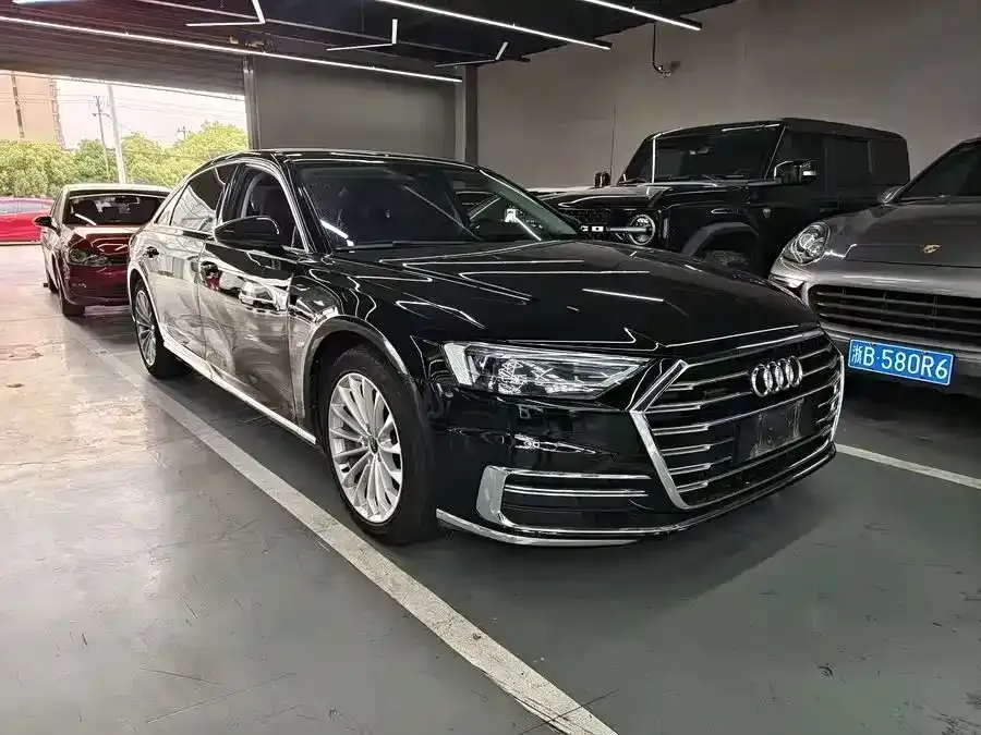 Audi A8 — фото 10