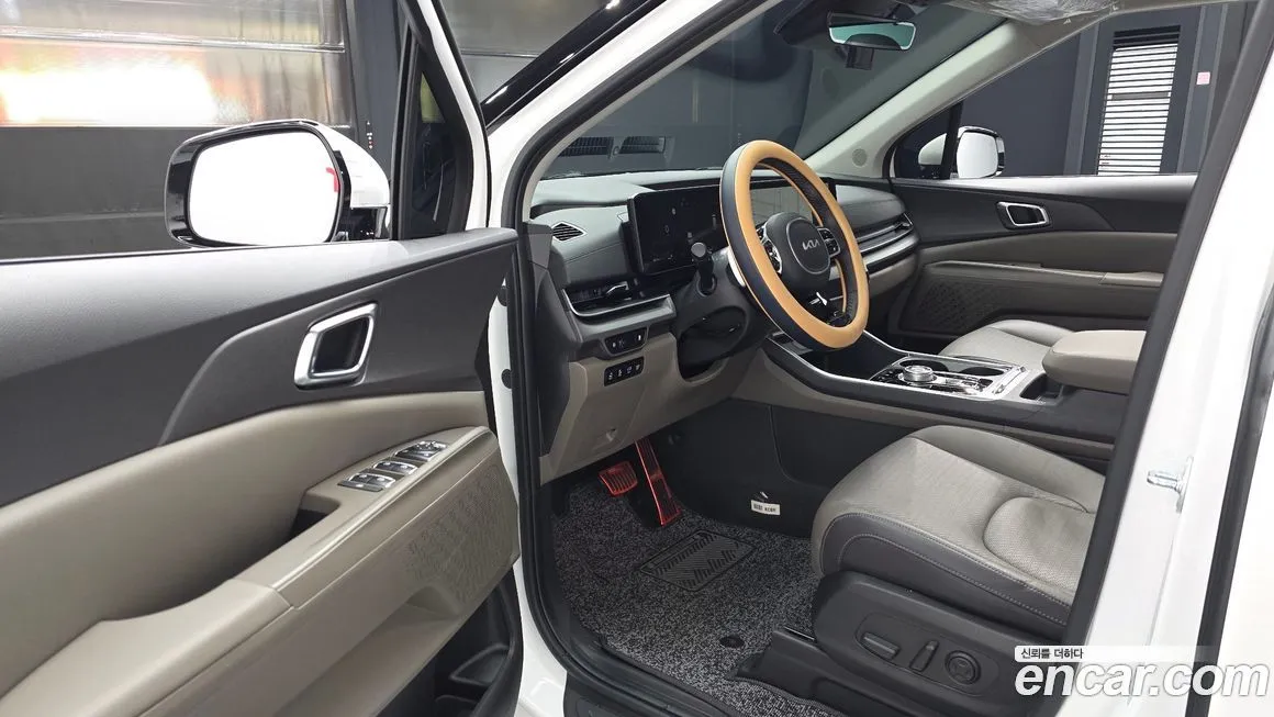 Kia Carnival — фото 10