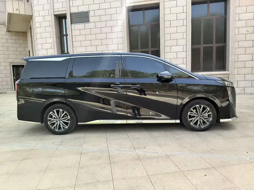 GAC Motor Trumpchi M8 — фото 8