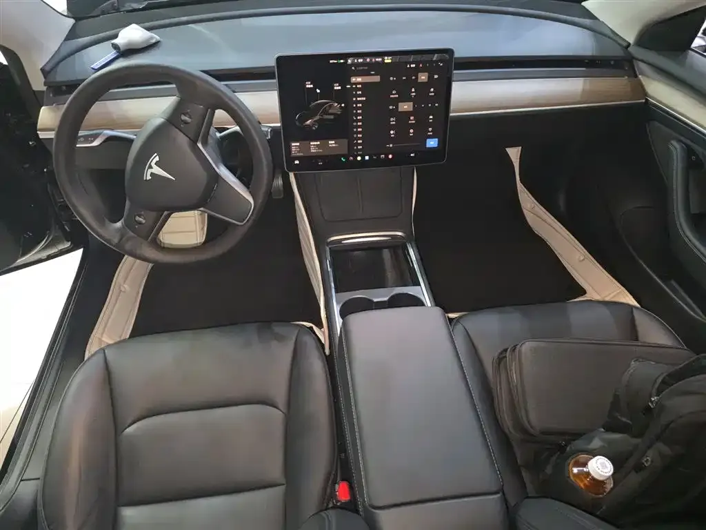 Tesla Model 3 — фото 9