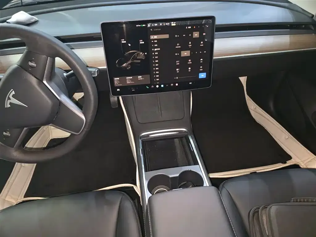 Tesla Model 3 — фото 6
