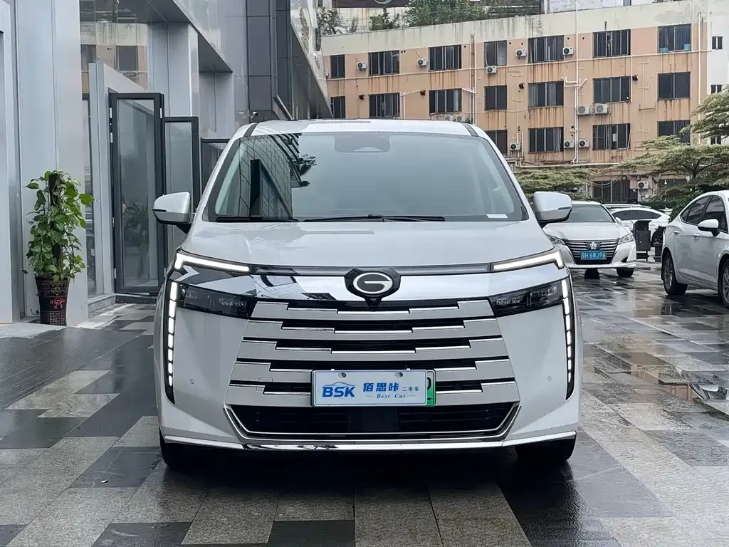 GAC Motor E8 Hybrid — фото 9