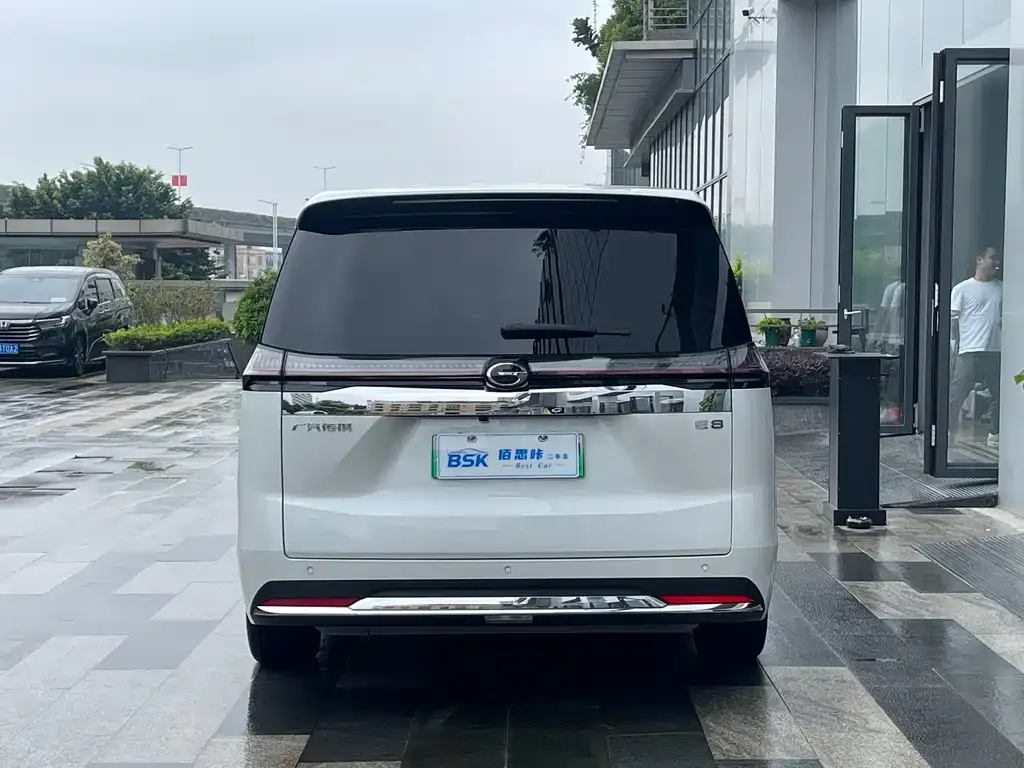 GAC Motor E8 Hybrid — фото 6