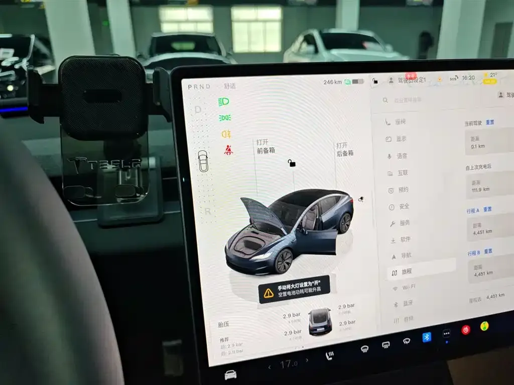 Tesla Model 3 — фото 6