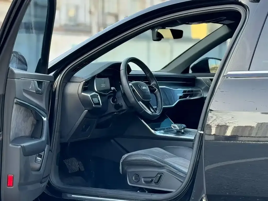 Audi A6L 2021 из CN, фото 3
