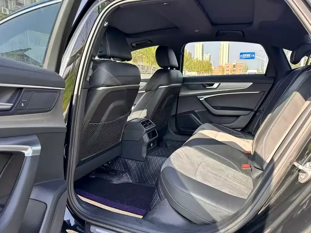 Audi A6L 2021 из CN, фото 6