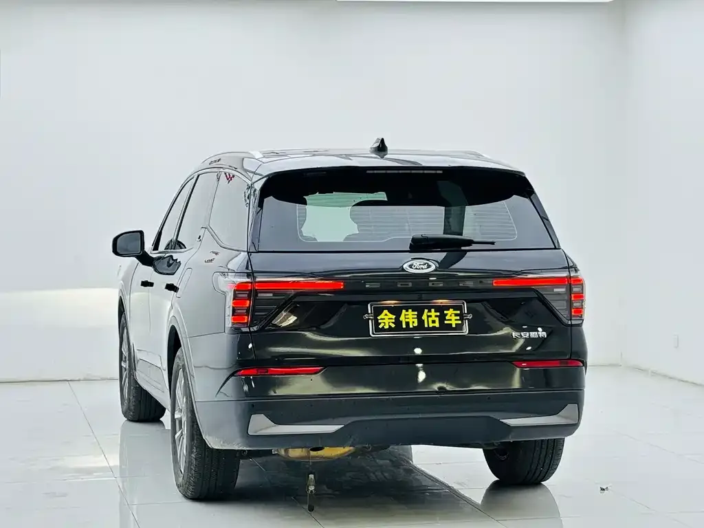 Ford Edge — фото 7