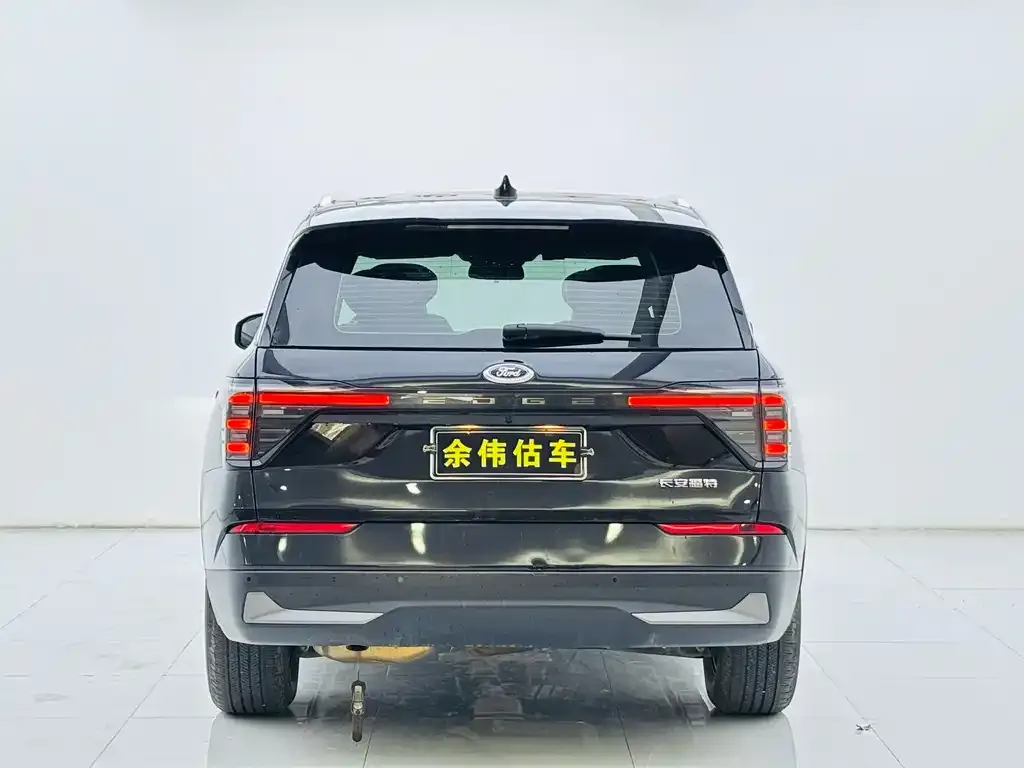Ford Edge — фото 9