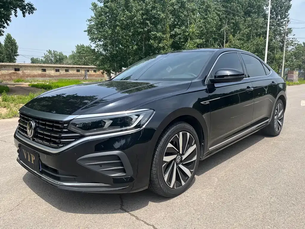Volkswagen Passat — фото 1