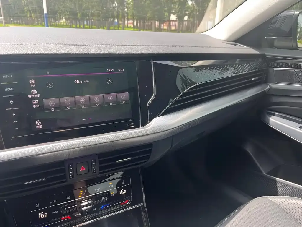 Volkswagen Passat — фото 5