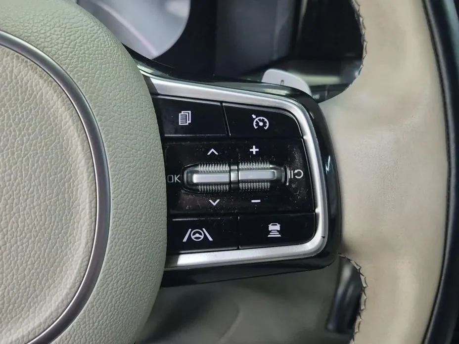 Kia Sorento — фото 5