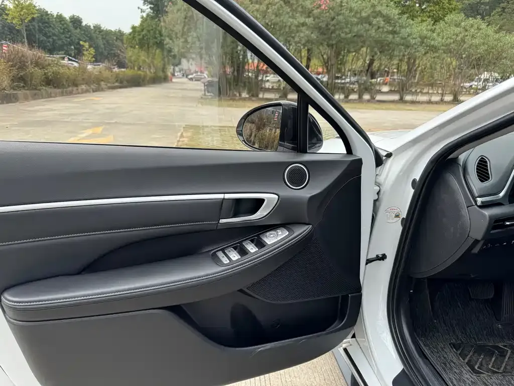 Hyundai Sonata 2022 из CN, фото 3
